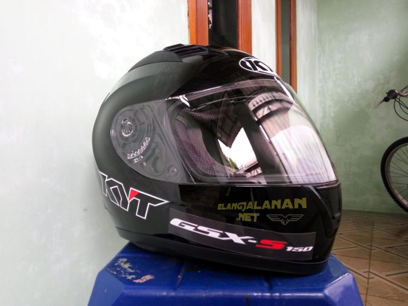 Review Helm KYT R10, cocok nih buat helm harian 